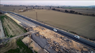Deprem bölgesinde ulaştırma yatırımları hız kesmeden devam ediyor