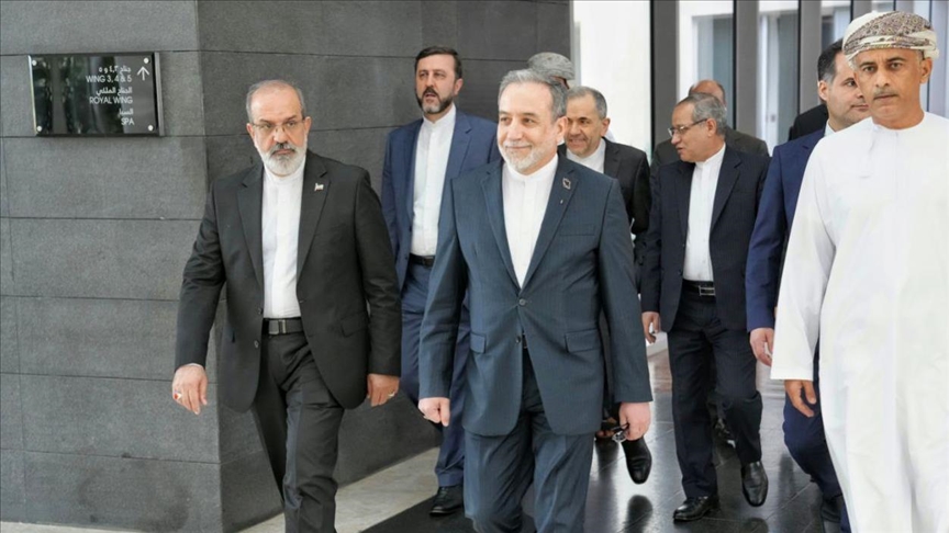 Le ministre iranien des Affaires étrangères qualifie les pourparlers avec les États-Unis à Mascate de « bon début »