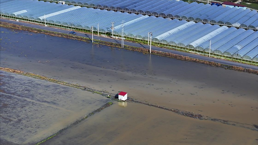 İzmir 6 günde şubat ortalamasının üzerinde yağış aldı