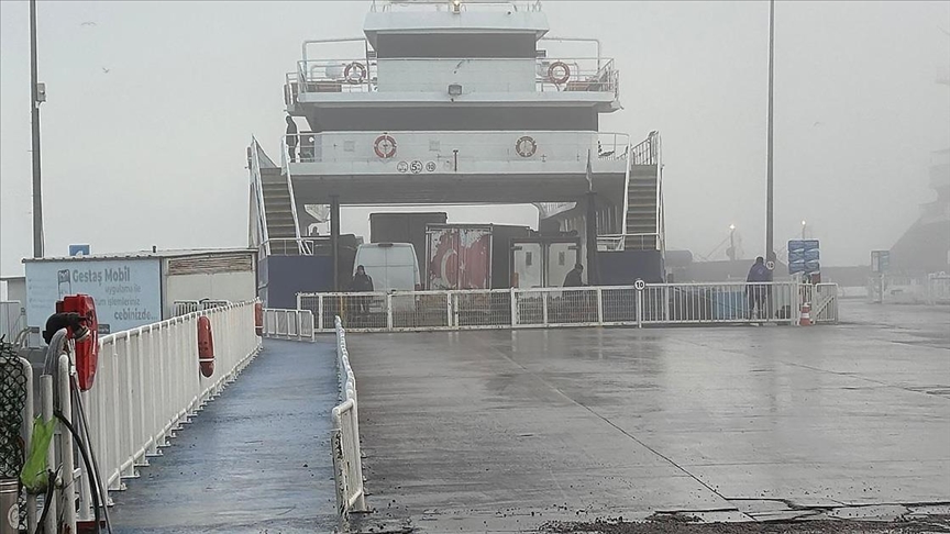 Çanakkale Boğazı'nda transit gemi geçişleri yeniden başladı