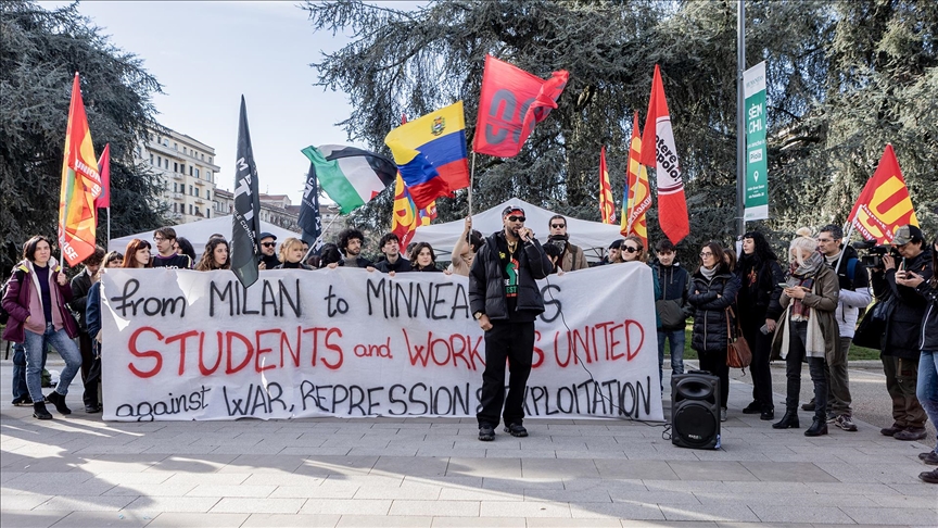 İtalya'da Milano-Cortina Kış Olimpiyatları öncesinde "ICE"ın varlığı protesto edildi