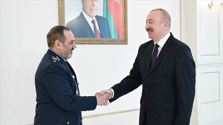 Azerbaycan Cumhurbaşkanı Aliyev, İran Savunma Bakanı Nasırzade'yi kabul etti