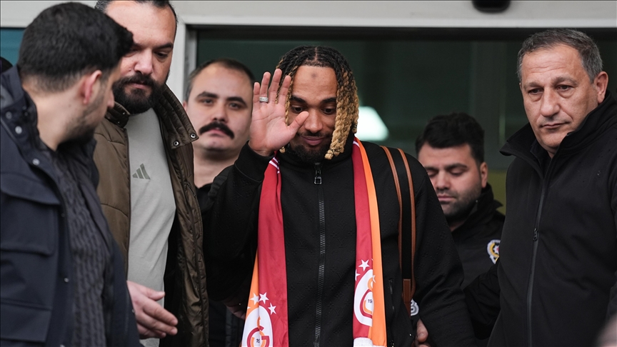 قدم.. غالاطة سراي يضم ثنائي الدوري الألماني ساشا بوي وجان أرماندو