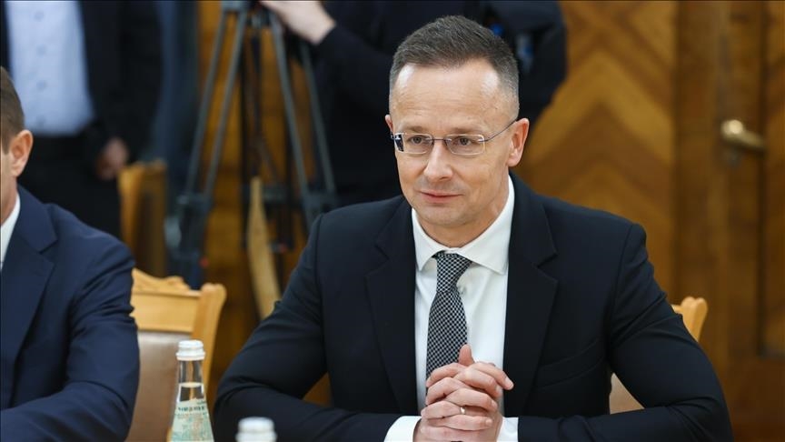 Szijjarto tvrdi da bi rat u Ukrajini već bio završen da odlučuje Trump