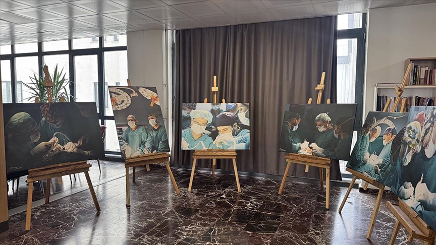 Ameliyathanenin "görünmeyen yüzü"nü fotoğraf karelerine yansıttı