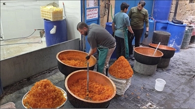 Во либанскиот град Сидон тезгите со традиционалниот рецепт џезерије го најавуваат доаѓањето на Рамазан