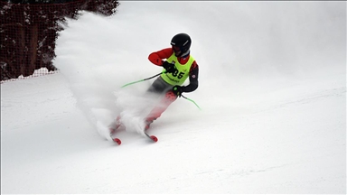Sarıkamış'ta Berkin Usta Sezonu Alp Disiplini kayak yarışları başladı
