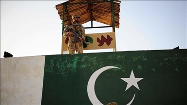 Pakistani security forces kill 24 militants near Afghan border