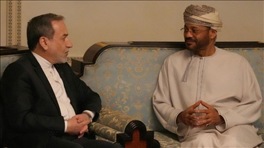 Le ministre omanais des Affaires étrangères qualifie les pourparlers américano-iraniens de « très sérieux » 