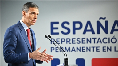 Kryeministri spanjoll: Shteti duhet të mbrojë fëmijët nga mediat sociale “toksike”