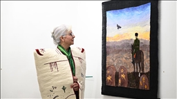 Türk medeniyetinin binlerce yıllık kaya resimleri keçeyle sanata dönüştü 