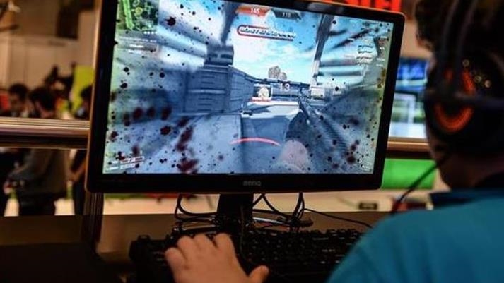 France : après la polémique, Macron veut « regarder sans tabou » les usages des jeux vidéo chez les mineurs