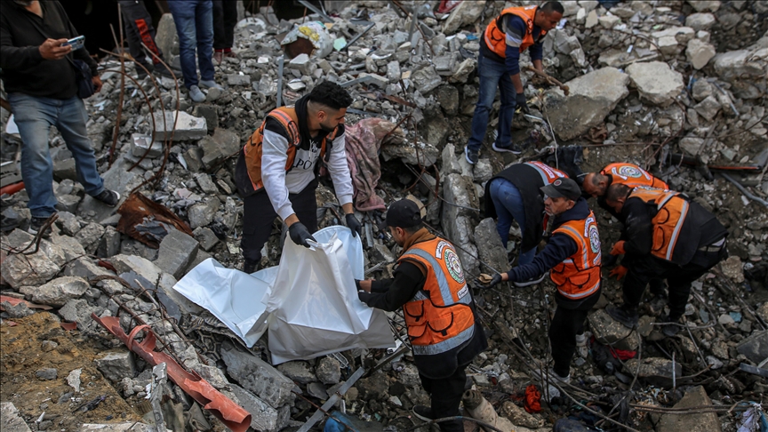 Spasioci pretražuju ruševine u gradu Gazi dok porodice čekaju vijesti o desetinama nestalih