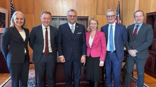 مستشار ترامب: جهودنا متواصلة لتحقيق هدنة إنسانية في السودان