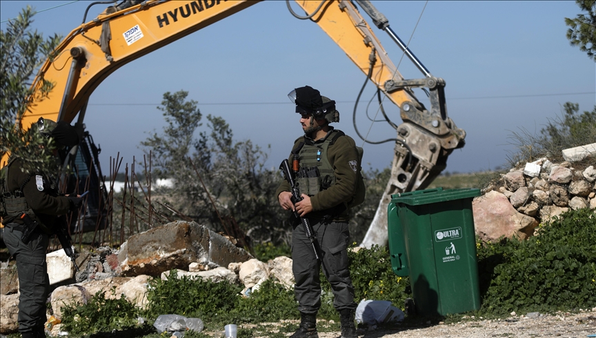 Illegal Israeli settlers beat, injure Palestinians in coordinated attacks across occupied West Bank