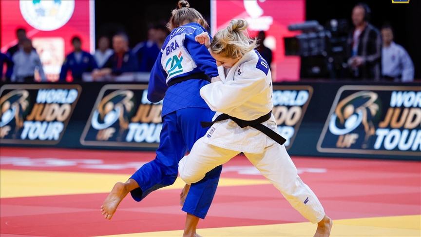 Xhudistja kosovare Distria Krasniqi fiton medalje të artë në Paris