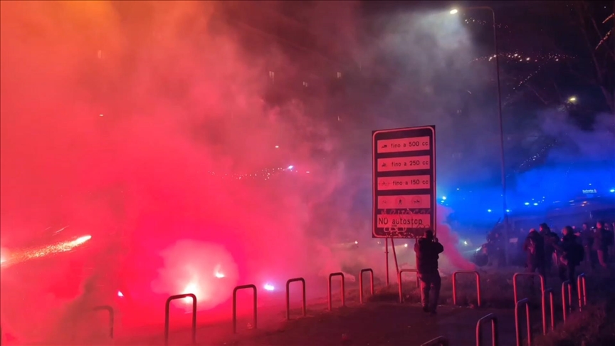 İtalya'da Milano-Cortina Kış Olimpiyat Oyunları'na karşı düzenlenen protestoda olaylar çıktı