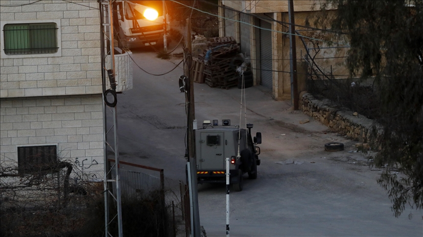 حملة اقتحامات واعتقالات إسرائيلية ليلية في الضفة