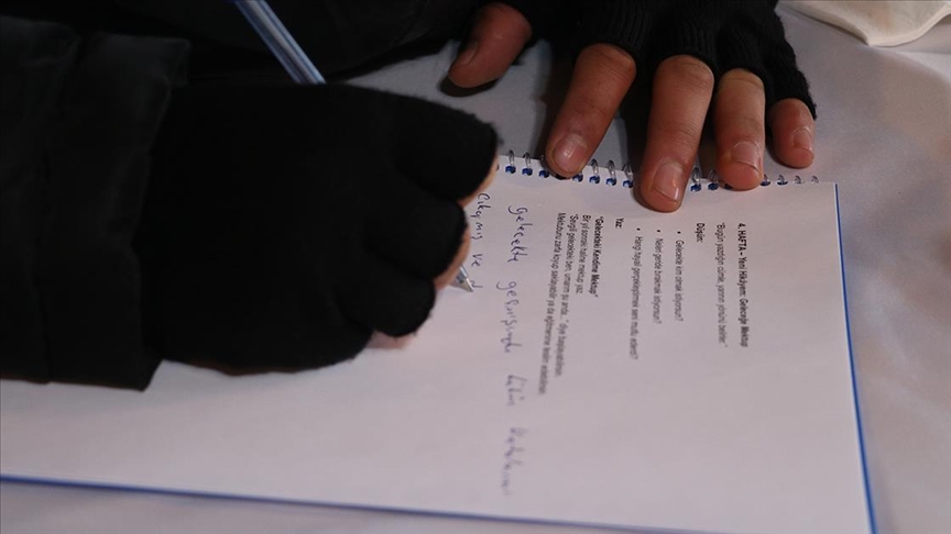 Çocuk ve genç yükümlüler yazının iyileştirici gücüyle kendi hikayelerini yazdı