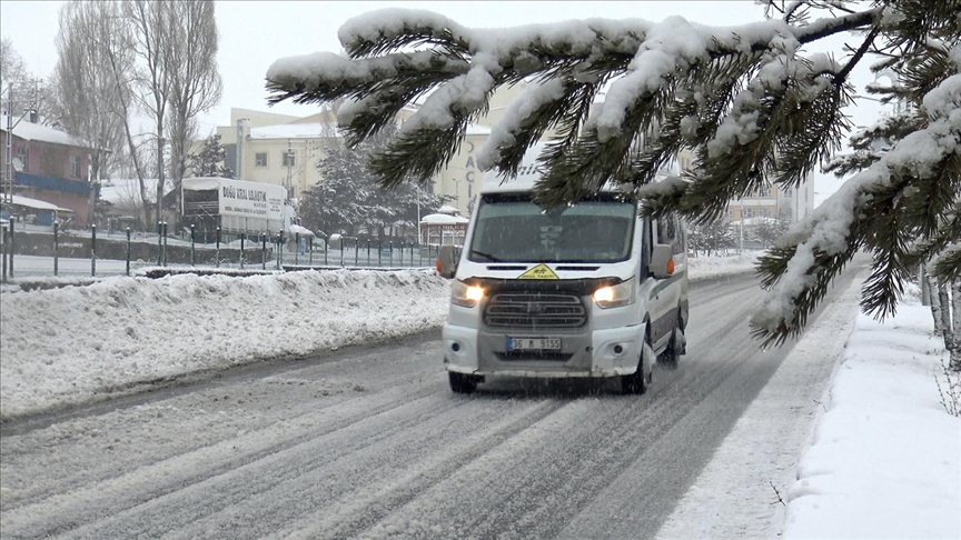 Li Qers û Agiriyê berf barî û li Erdexanê jî hewa pir sar e