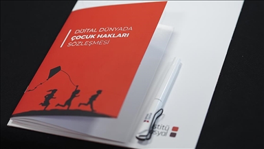 "Dijital Dünyada Çocuk Hakları Sözleşmesi"nin imza sayısı 300 bini geçti 