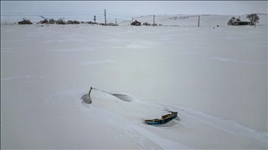 Ji ber hewaya sar li Erziromê rûyê Gola Koycegizê cemed girt