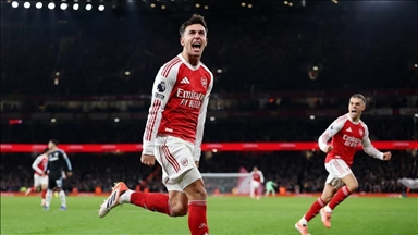 قدم.. أرسنال يعزز صدارته للدوري الإنجليزي الممتاز