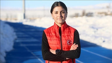 Türkiye rekoru sahibi milli atlet Elif'in Portekiz'deki hedefi "kürsü" 