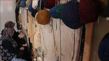 Tradita mijëravjeçare e endjes së qilimave vazhdon të ruhet në Yahyali në Turqinë qendrore