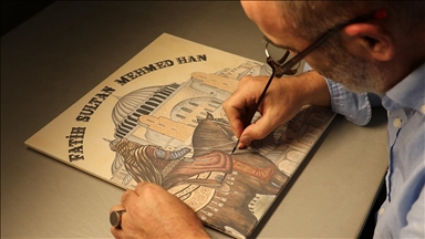 Türk tarihini 27 metrelik çini eserle anlattı