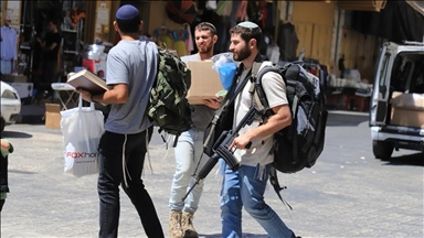 الضفة.. مستوطنون يصيبون 5 فلسطينيين بالاعتداء عليهم ضربا