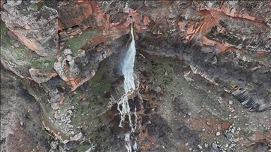 Eski darphaneden çağlayan Zebil Şelalesi yılın sadece 2 ayı akıyor