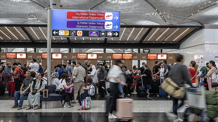 Türkiye'de geçen ay hava yollarında 17,8 milyon kişiye hizmet verildi