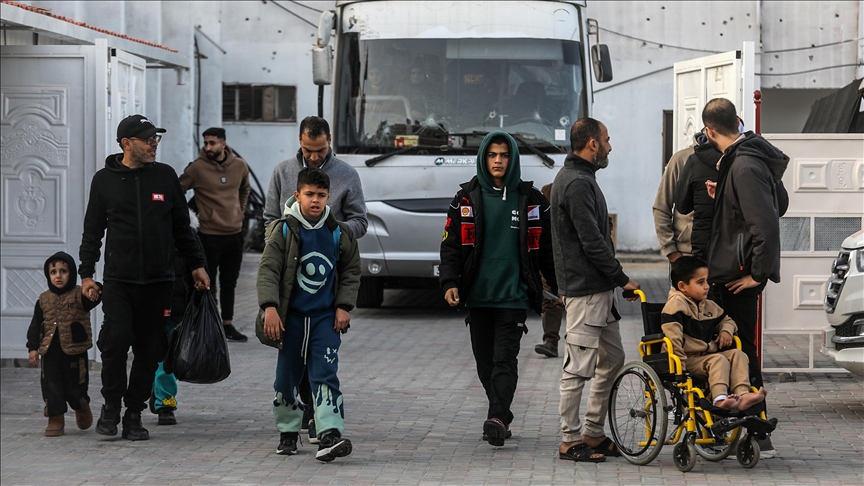 الهلال الأحمر: مغادرة 44 فلسطينيا غزة عبر رفح وسط قيود إسرائيلية
