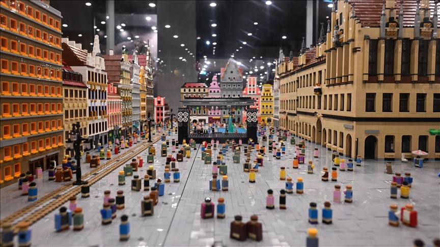 Ekspozita më e madhe LEGO në Evropë mahnit vizitorët me figura ikonike në Poloni
