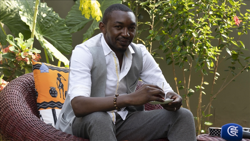 الكاميروني منصور.. خريج جامعة تركية يبني جسرا اقتصاديا بين البلدين