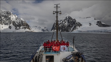 Turski naučnici deseti put stigli do antarktičke baze