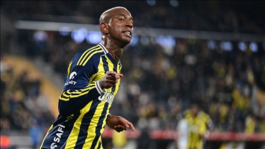 Fenerbahçe, Talisca'nın sözleşmesini 2 yıl uzattı