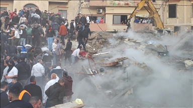 Lübnan'ın kuzeyindeki Trablusşam'da eski bir binanın çökmesi sonucu 6 kişi hayatını kaybetti