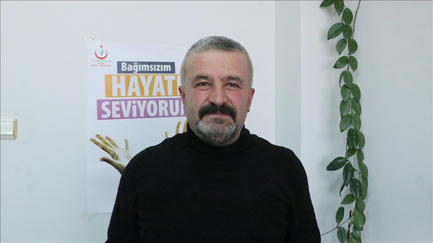 Ücretsiz destekle 25 yıldır kullandığı sigarayı bıraktı