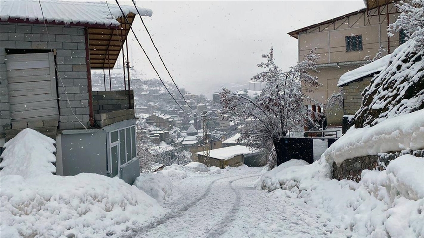 Berf û bagerê rêya 453 niştewarên Wan, Hekarî, Bidlîs û Mûşê girt