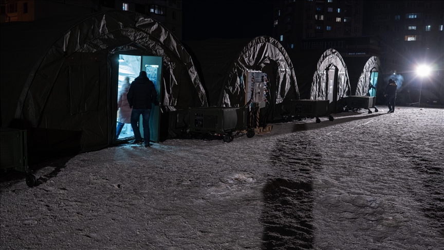 Ukrayna Devlet Başkanı Zelenskiy, Kiev'de 1400'den fazla apartmanın ısıtmasız kaldığını bildirdi