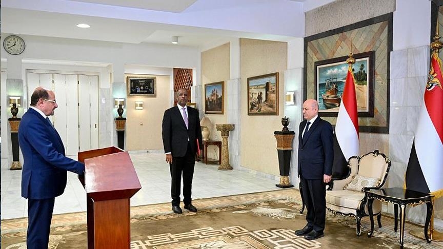 الرياض.. الحكومة اليمنية تؤدي اليمين أمام رئيس مجلس القيادة 