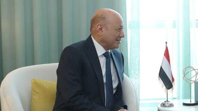 Yemen’s new government sworn in before presidential council chief in Riyadh