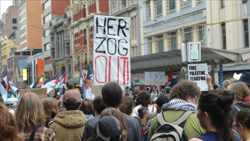 В Австралии тысячи человек вышли на протесты против визита президента Израиля 