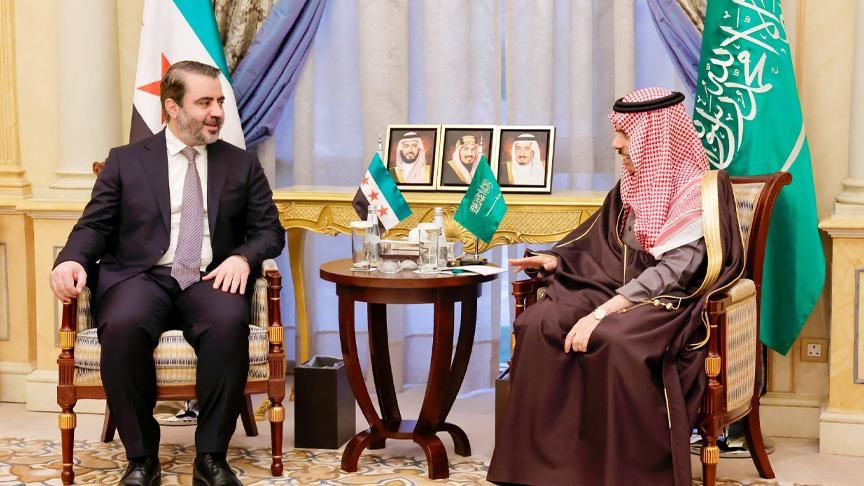 الشيباني وبن فرحان يبحثان دعم أمن سوريا واقتصادها في الرياض