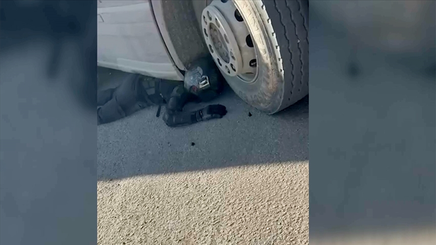 Adana'da kazada tırın altında sıkışan kurye yaşadıklarını anlattı