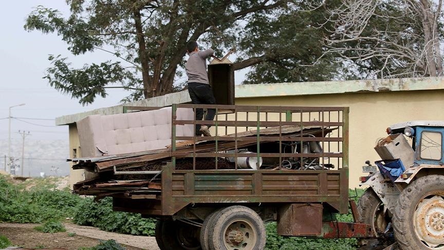 الضفة.. جيش إسرائيل يُجبر عائلات فلسطينية على إخلاء مساكنها بجنين