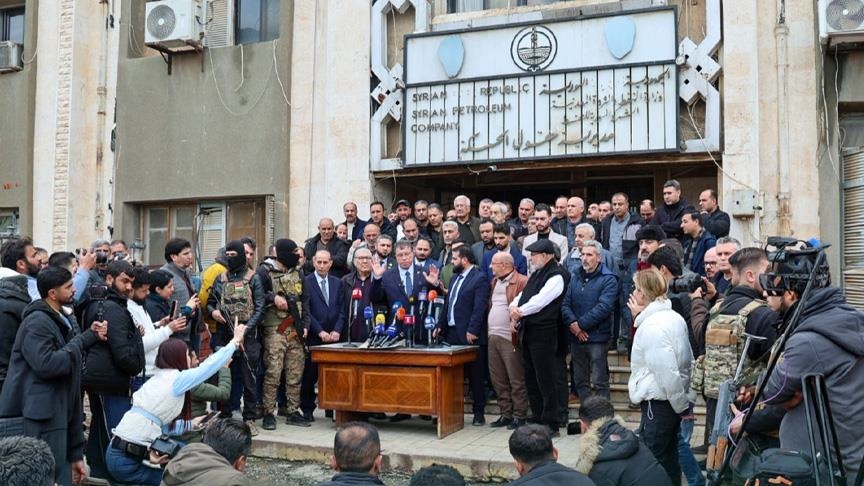 سوريا.. وفد حكومي يصل مديرية حقول الحسكة