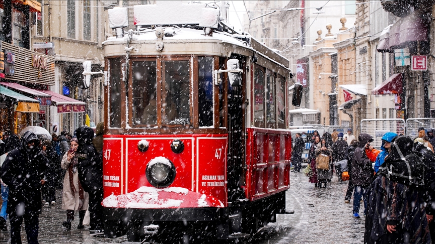 La población de Türkiye aumentó en 427.224 habitantes en 2025 hasta los 86,09 millones